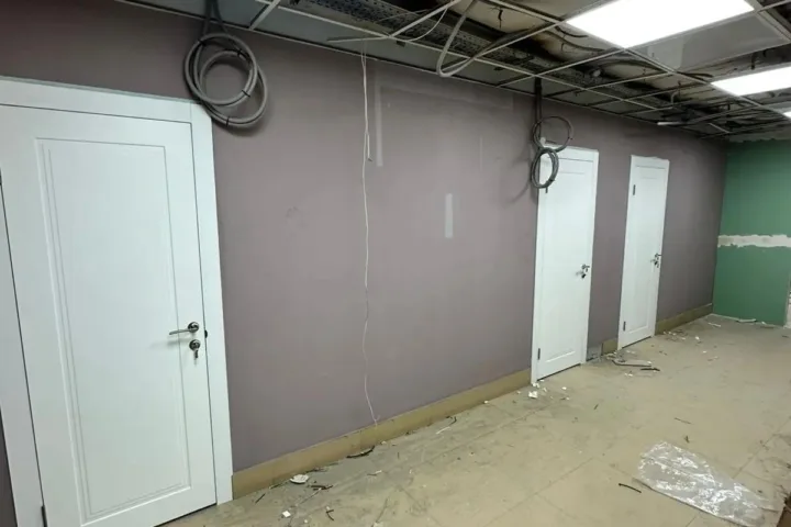 Поставка и монтаж партии дверей
